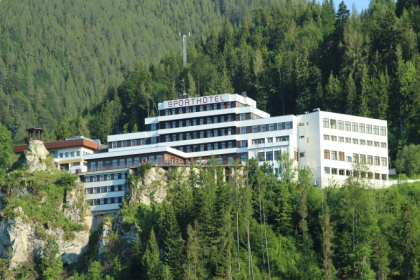 Hotel F1 Oostenrijk 4 nachten halfpension 26 juni t/m 30 juni 2025+circuittransfer per bus vrijdag/zaterdag/zondag